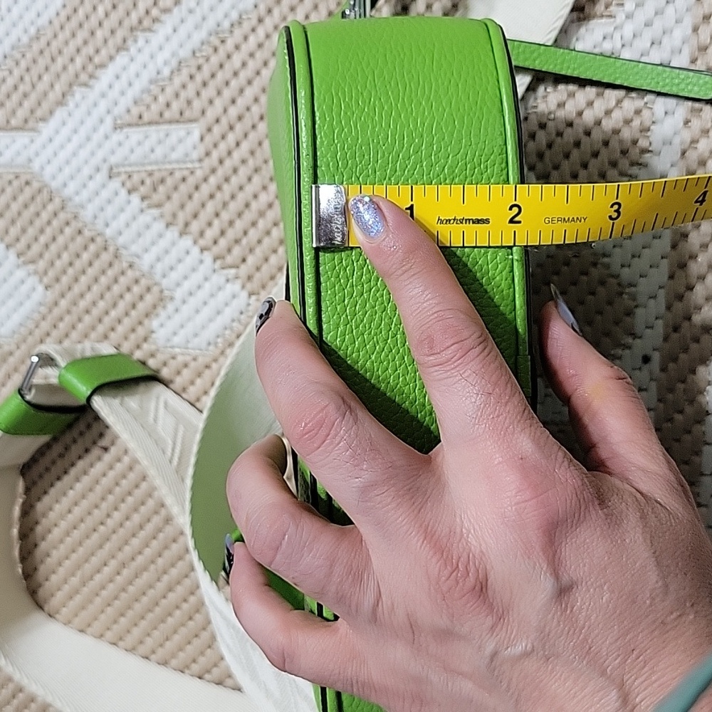Tory Burch Vibrant Green Leather Bag - Picture 3 of 10